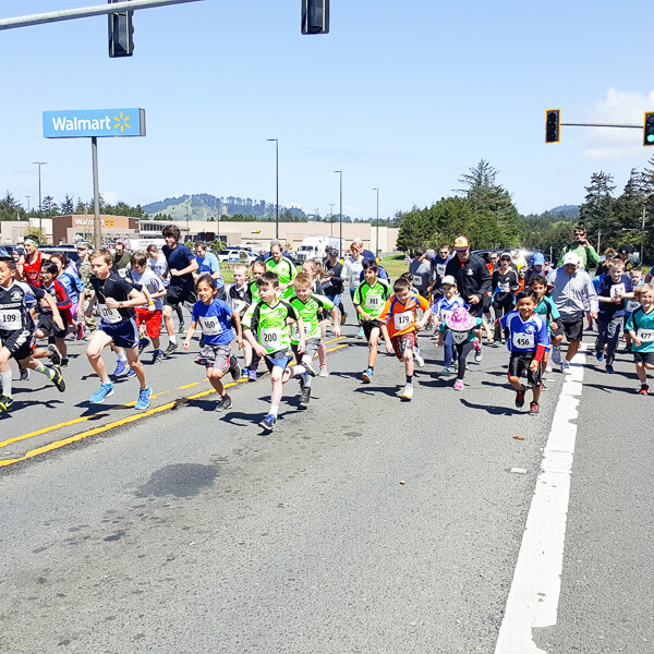 Runners taking off